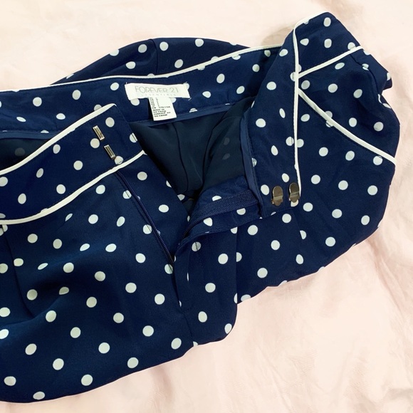 Forever 21 High Waist Dressy Shorts - Picture 3 of 3